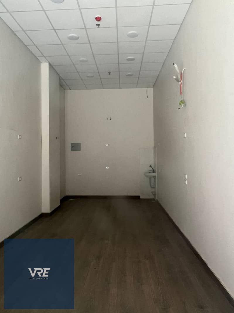 A golden opportunity for rent in the best location in Gardenia 2 - a store ready for operation immediately inside Value 2 Mall on the island axis, dir - Widok 3