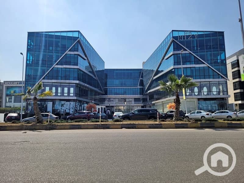 Ready to Move, Finished Shop with AC in Ritzy Mall, behind Saoudi Market - Widok 6