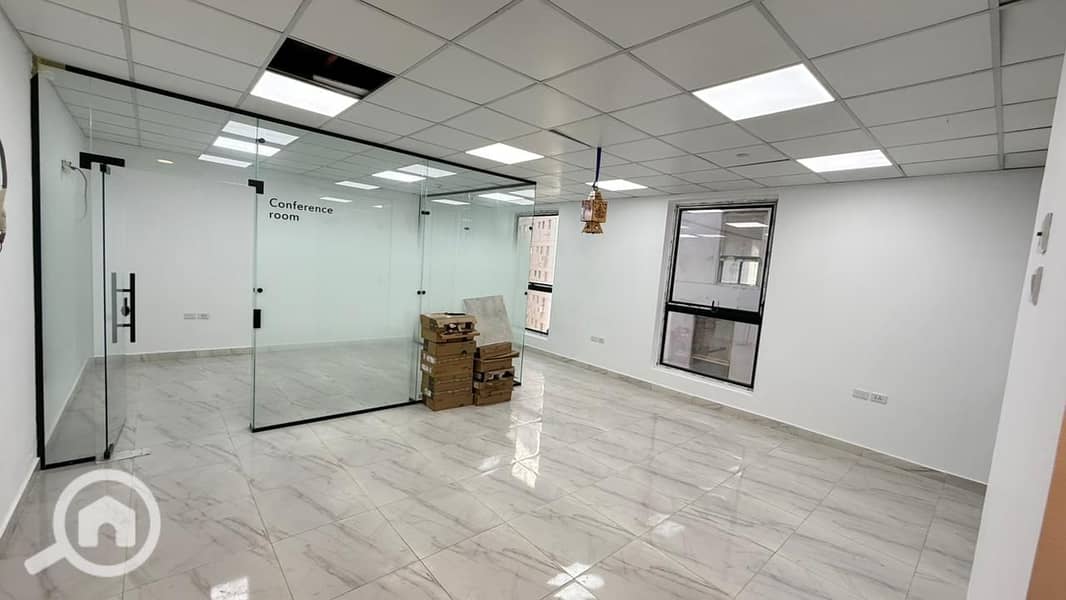 For administrative rent in One Katameya, an 80 super lux office at a special price with a garage. - Skats 2