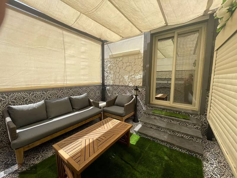 For lovers of the ground in a very unique 250 square meter ultra super lux apartment in the first neighborhood of New Shrouq City, a prestigious location next to services and main roads. - Ansicht 3