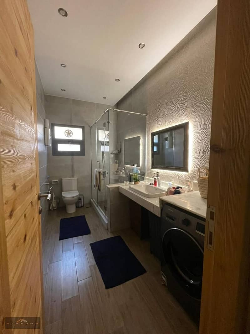 For lovers of the ground in a very unique 250 square meter ultra super lux apartment in the first neighborhood of New Shrouq City, a prestigious location next to services and main roads. - Ansicht 5