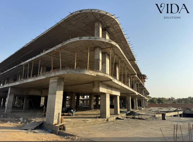 Clinic for Sale in Mehwar Plaza Mall 6th of October City – Fully Finished with ACs Pool View Below Developer Price. - Ansicht 2
