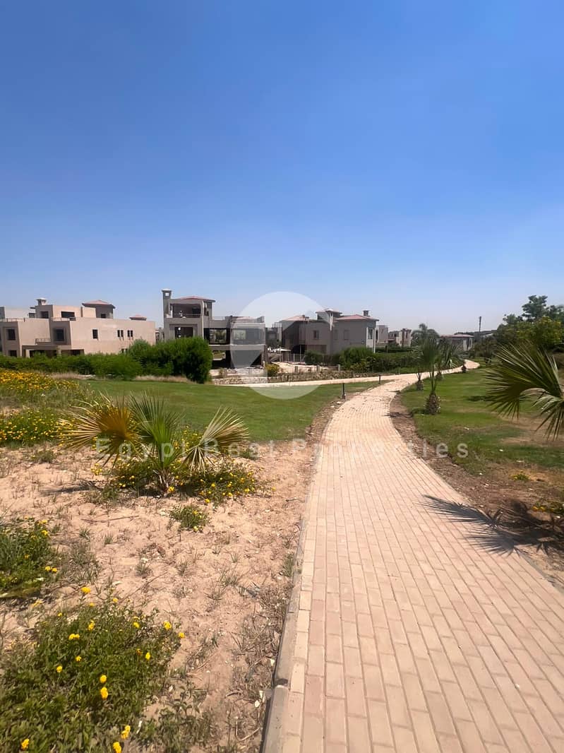 Hot Deal Golf Extension Large Villa with Basement for sale Ready to Move in Palm Hills 6 October - Widok 3