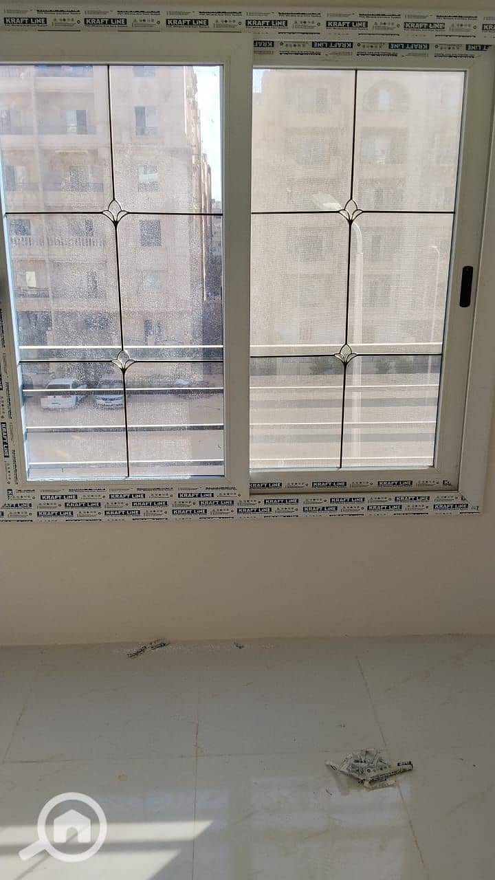 For rent, a first occupancy apartment in Al-Andalus, Fifth Settlement, steps away from مفيدا, Hyde Park, Al-Teseen Al-Janoubi, Cairo University, and Downtown. - Widok 6