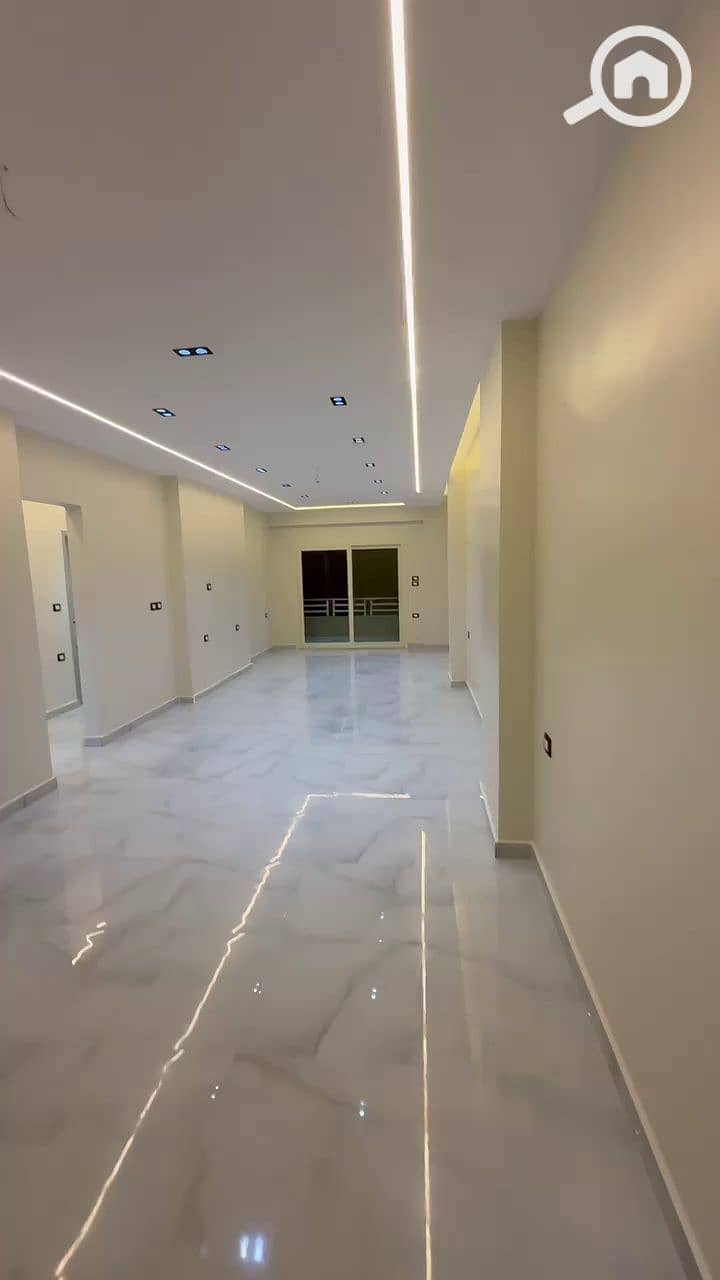For rent, a first occupancy apartment in Katameya Gardens Compound, New Cairo. - Aanzicht 3