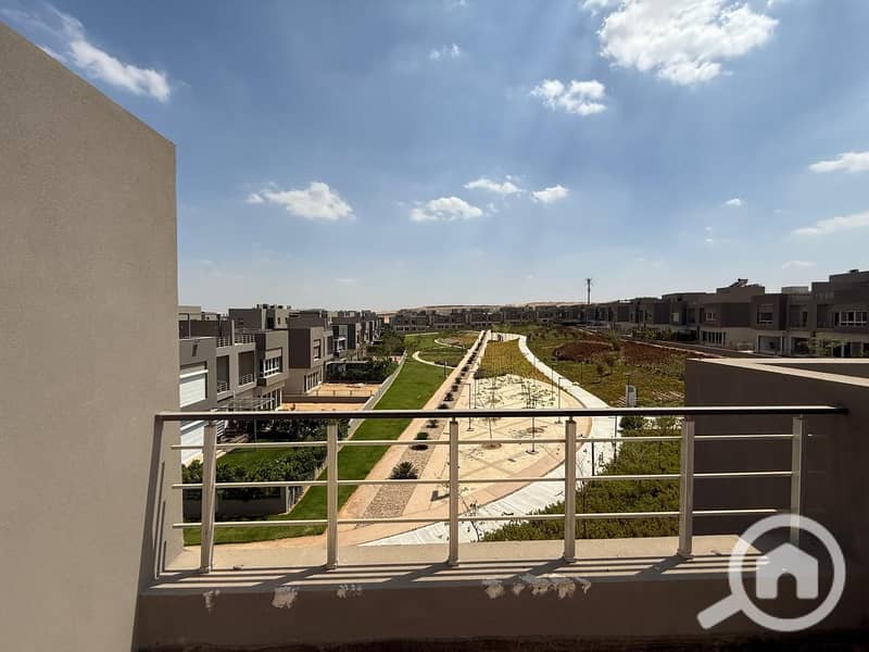Twin House for Sale in Etapa Compound Sheikh Zayed City - Overlooking one of the largest landscape views - Widok 5