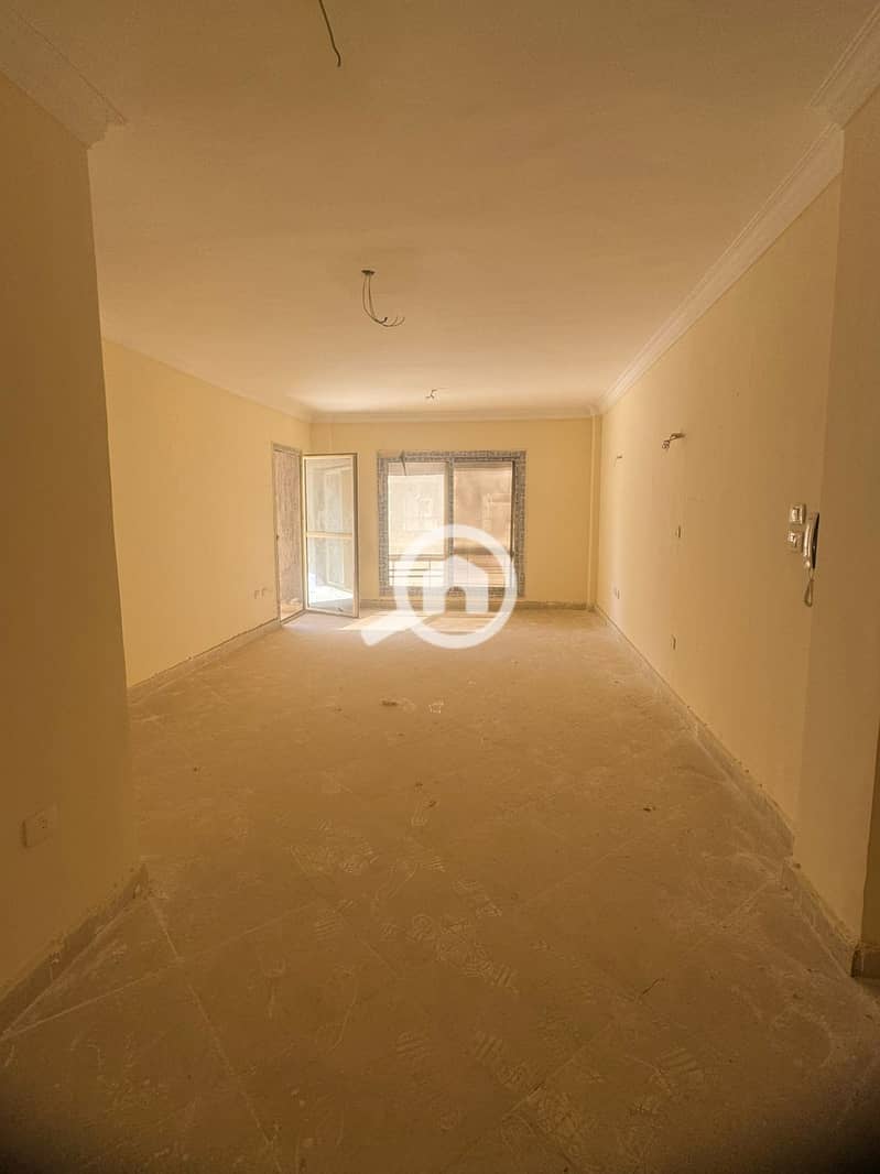 For sale: an apartment in the Dar Misr Compound, Al-Andalus, New Cairo, directly on the Southern 90th Street and in front of the Hyde Park Compound, just minutes from the American University. Area: 130 m, repeating floor. - Widok 2