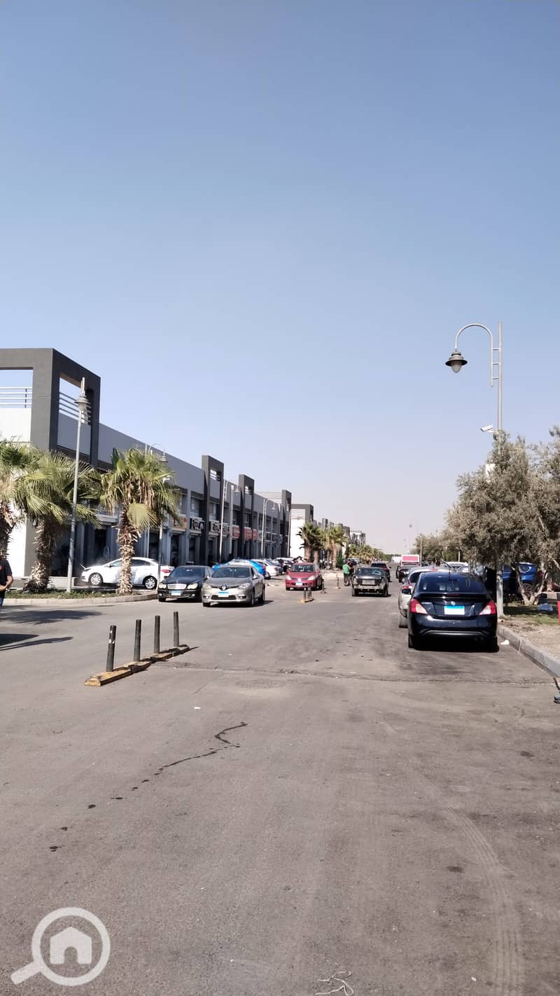 For rent, a finished car shop in the Kraft Zone, Madinaty, Block One. – pohled 2