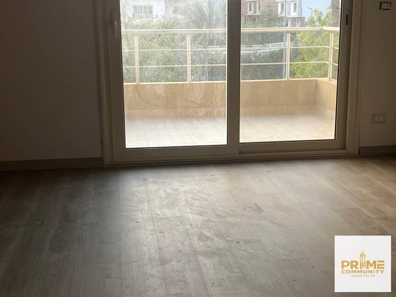 Villa standalone with swimming pool without kitchen and A/Cs for rent in prime location Grand heights 6 October city – pohled 6
