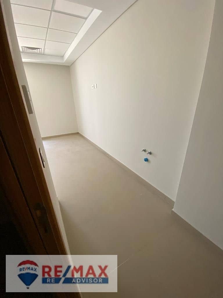 Clinic for Rent in Medical District (SODIC Medical Center) - 55m Inside Westown SODIC - Więcej