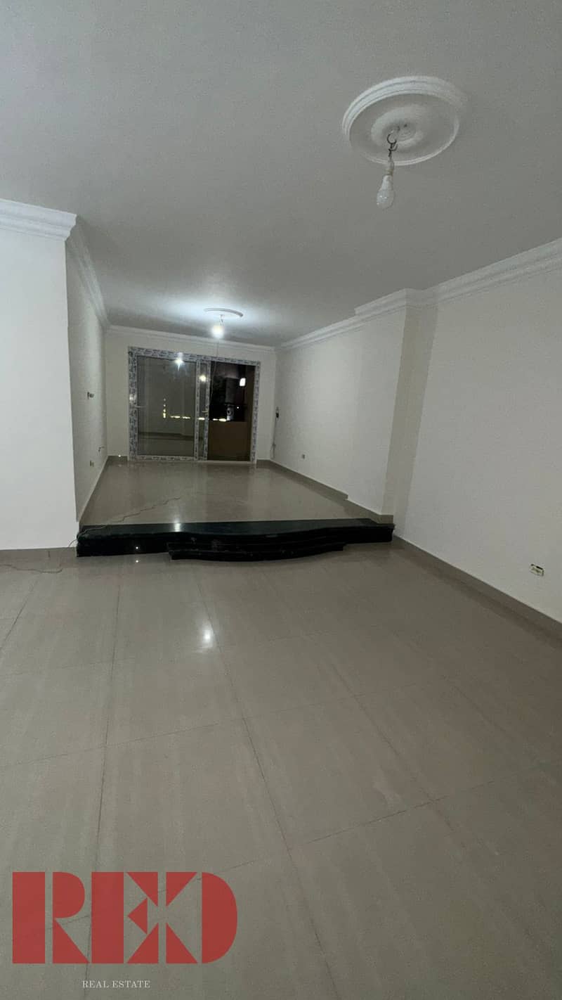 180 sqm apartment for sale in the heart of Smouha at Edmond Fremon intersection, ideal for residential, offices, and clinics use - Widok 2