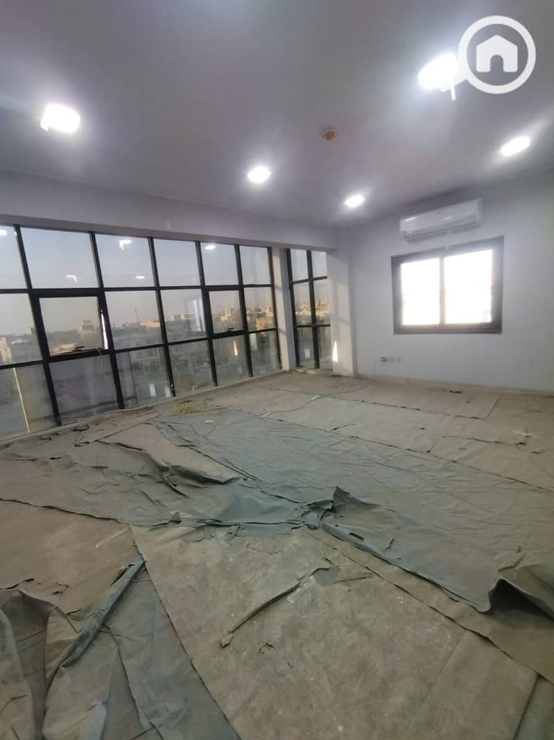 150 sqm administrative office for rent on North 90th Street, New Cairo (First Settlement); finished and equipped with air conditioning. - Vista 2