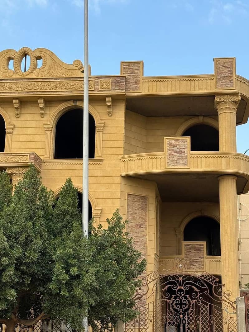 فيلا للبيع على ناصية بموقع ممتاز الياسمين 1 القاهرة الجديدة من المالك - Bild 2