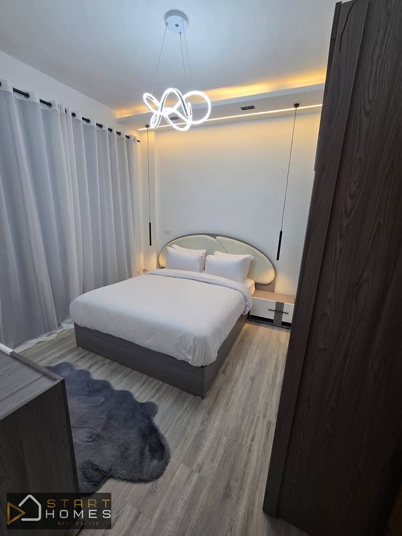 Furnished 100-square-meter, two-bedroom apartment for rent in Privado, Madinaty; features a lake view and is located near the banking complex and scho - Mehr