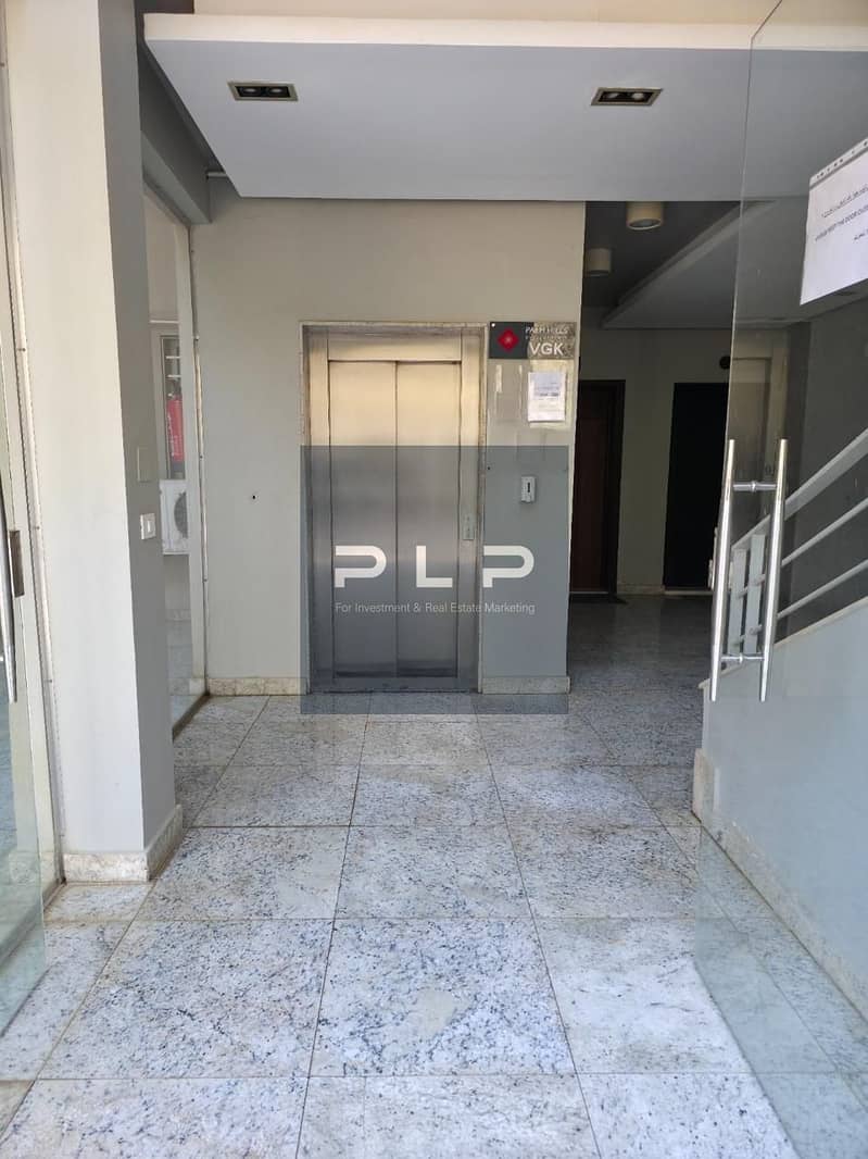 At the lowest market price: a fully finished, ready-to-move-in apartment available for immediate handover in the Village Gate compound by Palm Hills. - Mehr