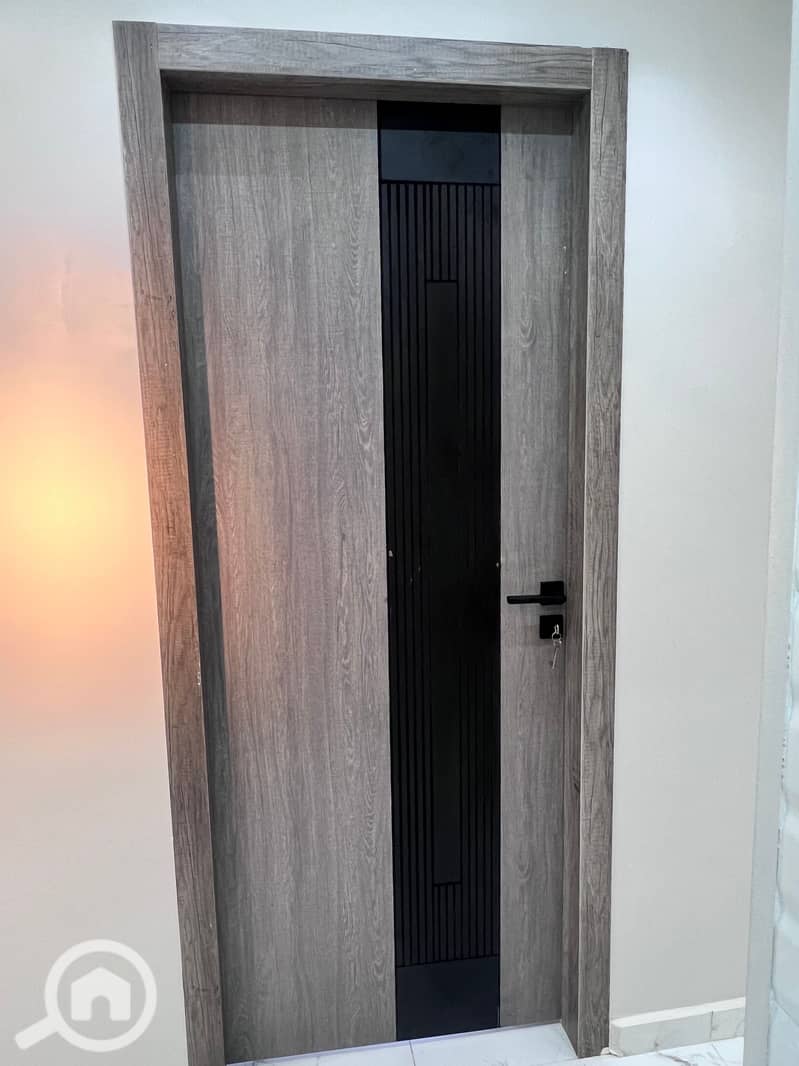 An opportunity not to be missed apartment on a main street next to the malls and on the best floor - Mehr