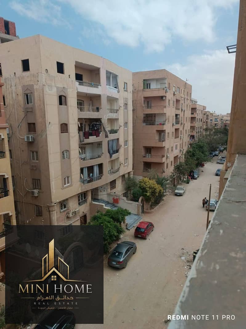 145m² apartment, middle-facing unit, located next to the club and the mall; semi-finished (plastered walls and door/window frames installed). - Mehr