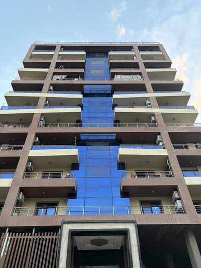 2 Bedroom Apartment for Sale in Heliopolis, Cairo - شقة لقطة في عمارة فندقية و موقع متميز بميدان هليوبوليس مصر الجديدة
