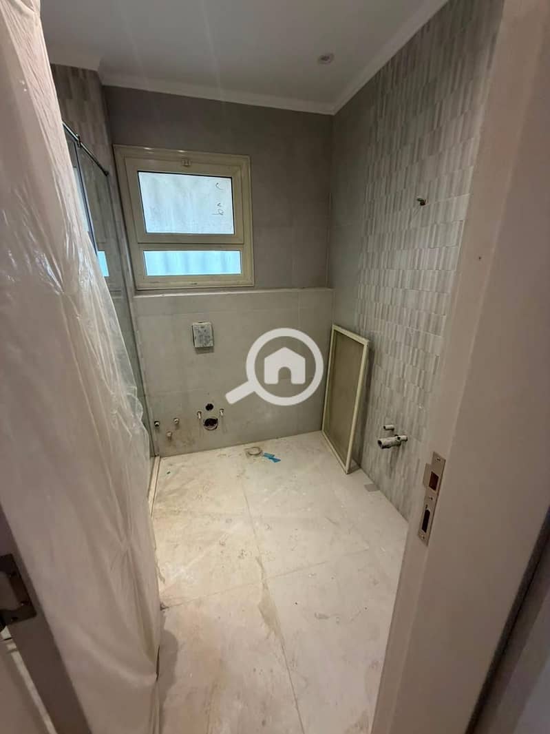 First-Use Ground Floor Apartment with Private Garden for Rent in Stone Residence – New Cairo – další