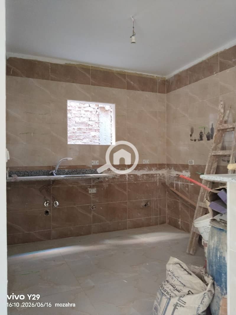 Apartment for sale, 160 sqm, featuring an unobstructed view and complete privacy. It boasts ultra-super-lux finishes and has never been lived in. Loca – pohled 6