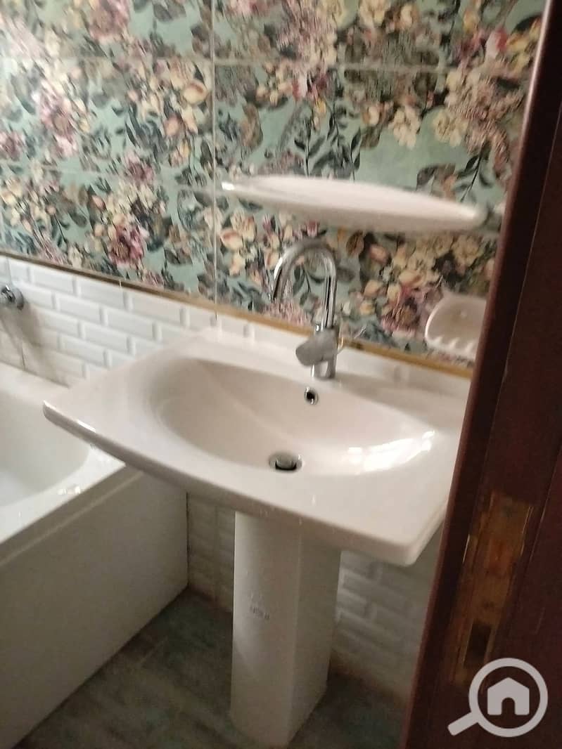7 1000496515. jpg