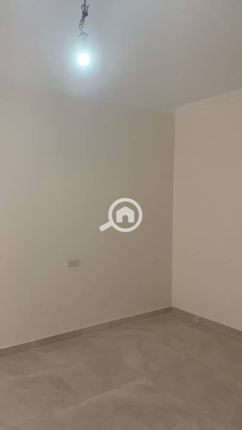9 5fd273cd-3dba-427a-a2e3-fd3ee83b38f4. jpg