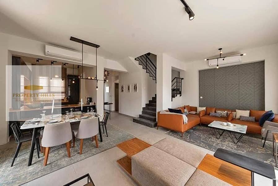 The latest villa for sale in Al Burouj compound at the old price, with a very nice view and a large private garden, located in the best spot with all services available in El Shorouk City. - Widok 6