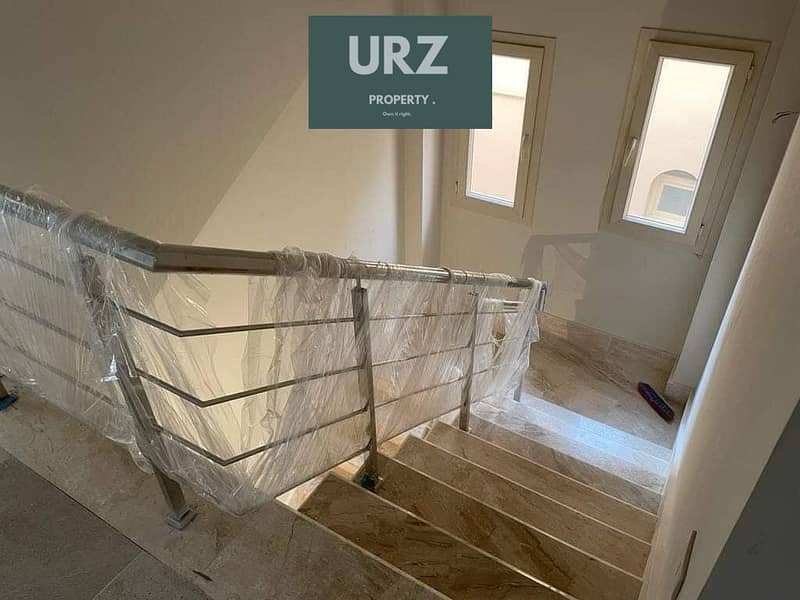 4BR townhouse villa with lake views at a prime Suez Rd location near AUC & Madinaty Flexible installments and a special price – pohled 3