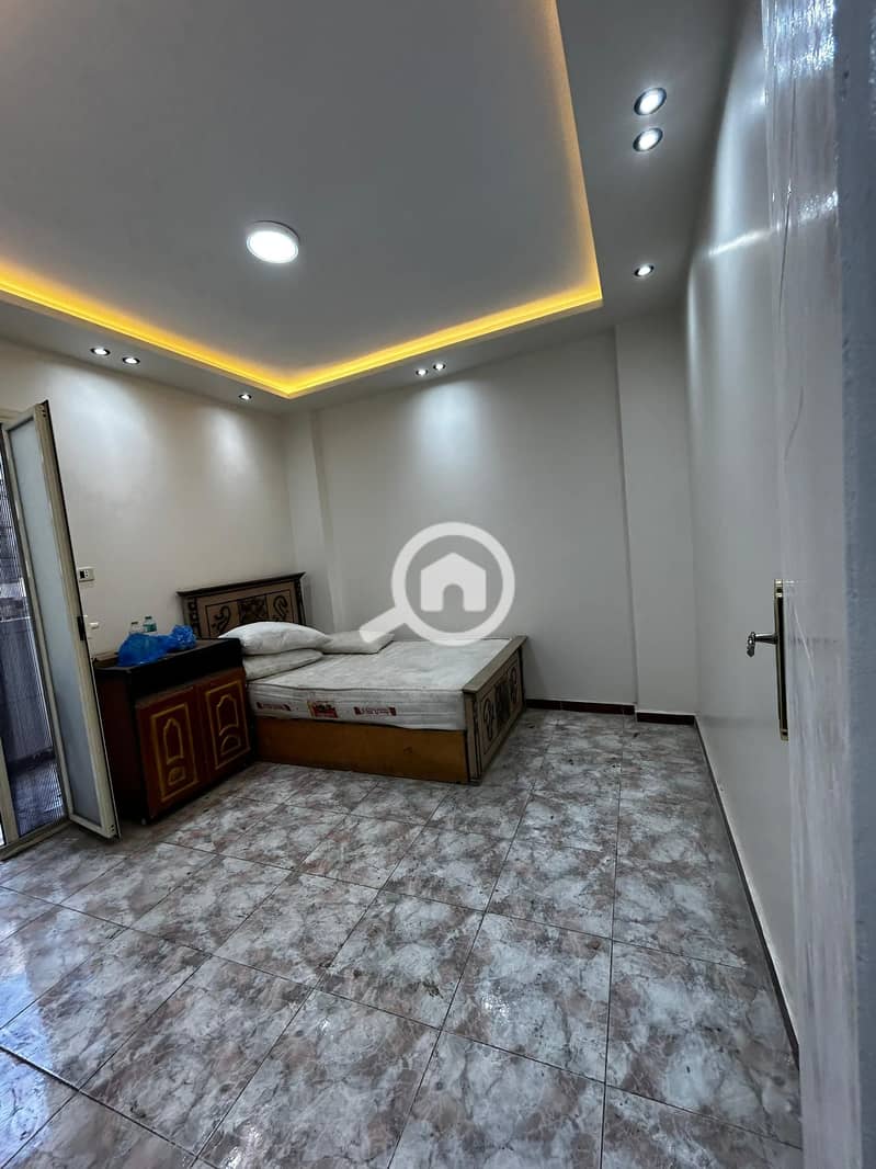 Apartment for sale with two bedrooms and a living room, with complete utilities. Built in 2002 on Al-Eissawi main street, close to Al-Awael butcher shop and Iskander. - Widok 4