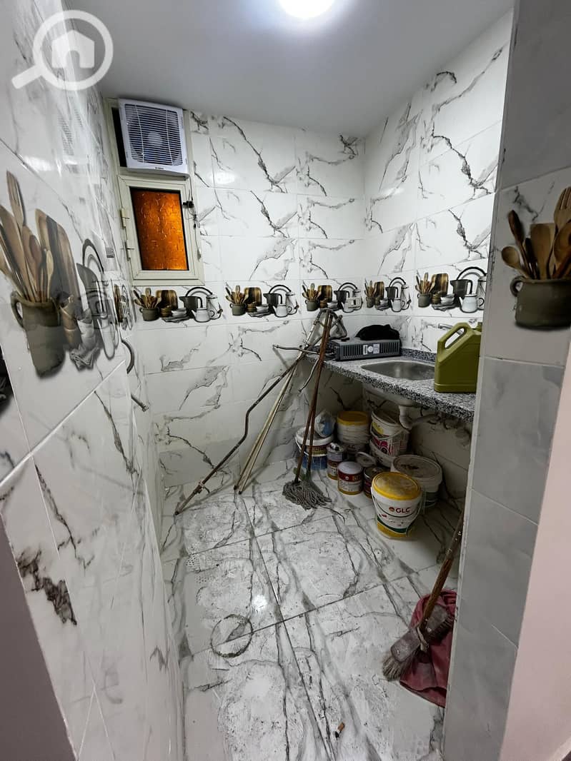 Apartment for sale with two bedrooms and a living room, with complete utilities. Built in 2002 on Al-Eissawi main street, close to Al-Awael butcher shop and Iskander. - Widok 6
