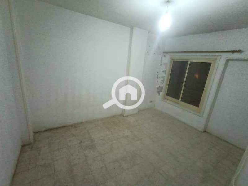 Apartment for sale in the city of Abad Al-Rahman on the Maadi ring road behind the Al-Said Club in Katameya, with an area of 84 meters, two rooms, a reception, a bathroom, and a kitchen in semi-finishing. - Ansicht 2