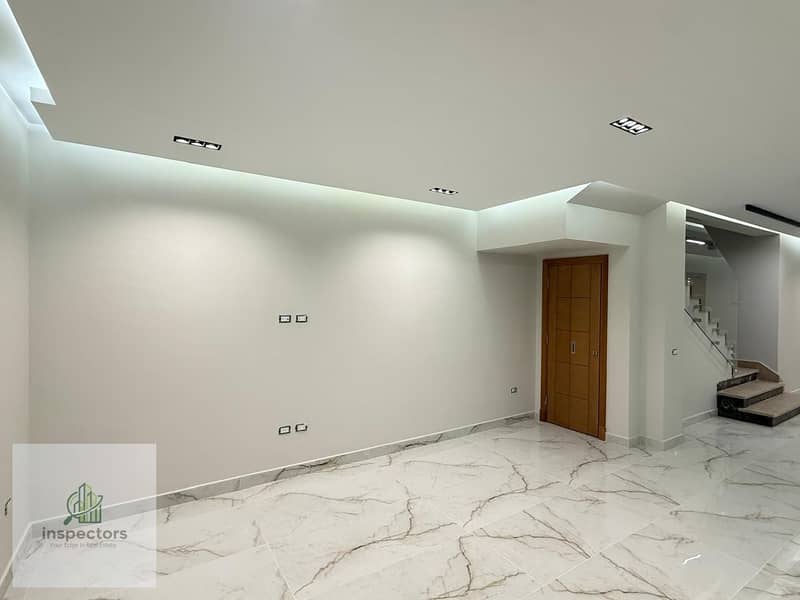 6 0d195e1c-1a14-42e6-8de3-8a7174054041. jpg