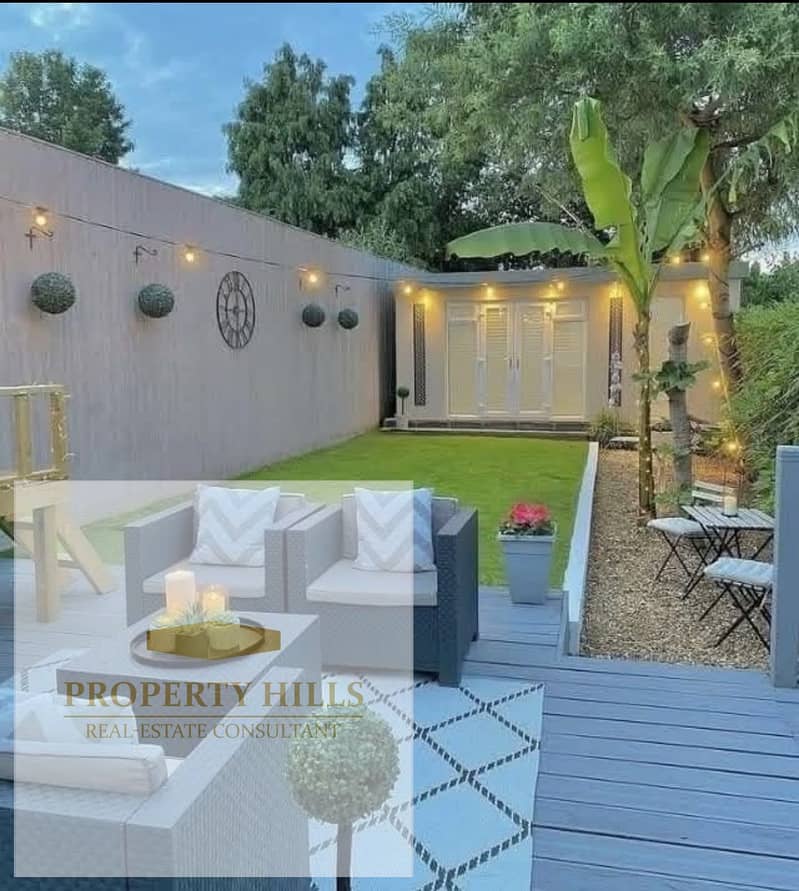 Last Corner Townhouse for Sale at an Unbeatable Price, Just Minutes Away from AUC in New Cairo. - Vista 4