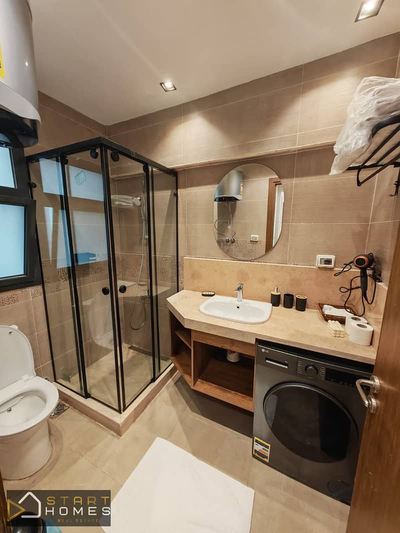 Furnished 67m² 1-bedroom studio for sale in Privado, Madinaty; features a garden view and is just steps away from amenities. - Więcej