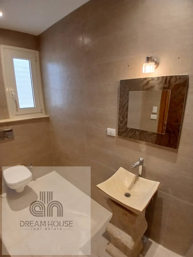 4 7a967874-3267-4fbc-ae5b-a98a0f253f7c. jpeg