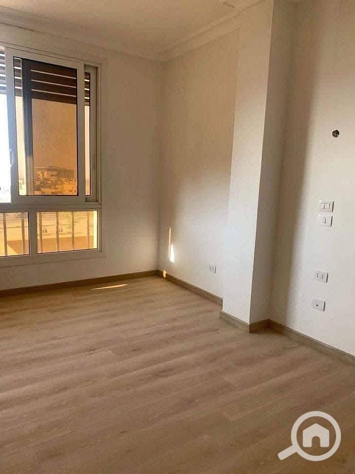 Apartment in Jannat Zayed, 115 sq m, for 3,800,000 EGP, fully paid and RTM. Direct from the owner. The apartment prime location and a landscape view - Mehr