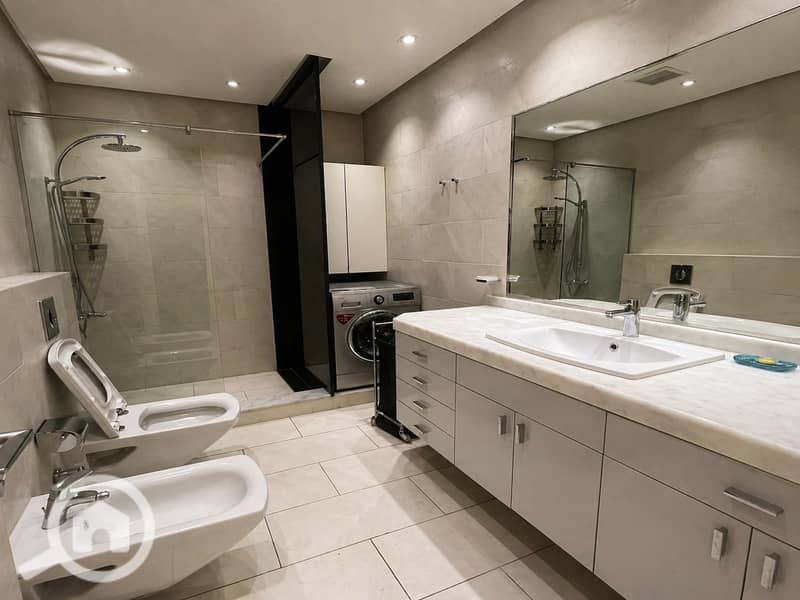 Fully Furnished Apartment for Sale in Katameya Heights Compound - Widok 6
