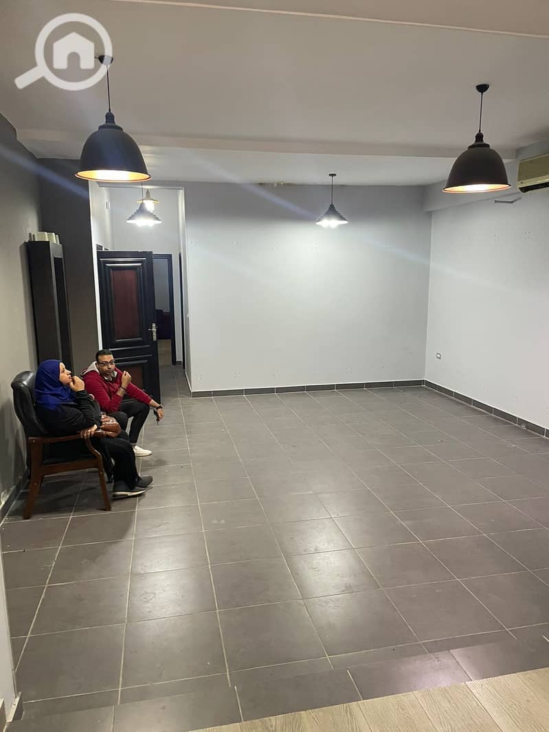 Administrative office for rent 170m ground floor with private entrance near Kentucky Fried Chicken. - Aanzicht 3