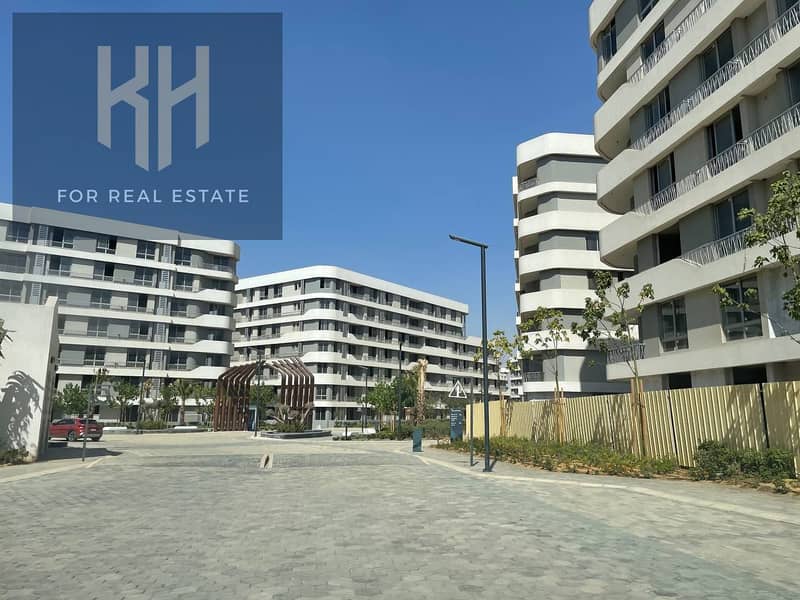 Apartment for sale in Bloomfields Compound—prime location within the phase—offered with a down payment and an installment plan. Located in Mostakbal C – pohled 3