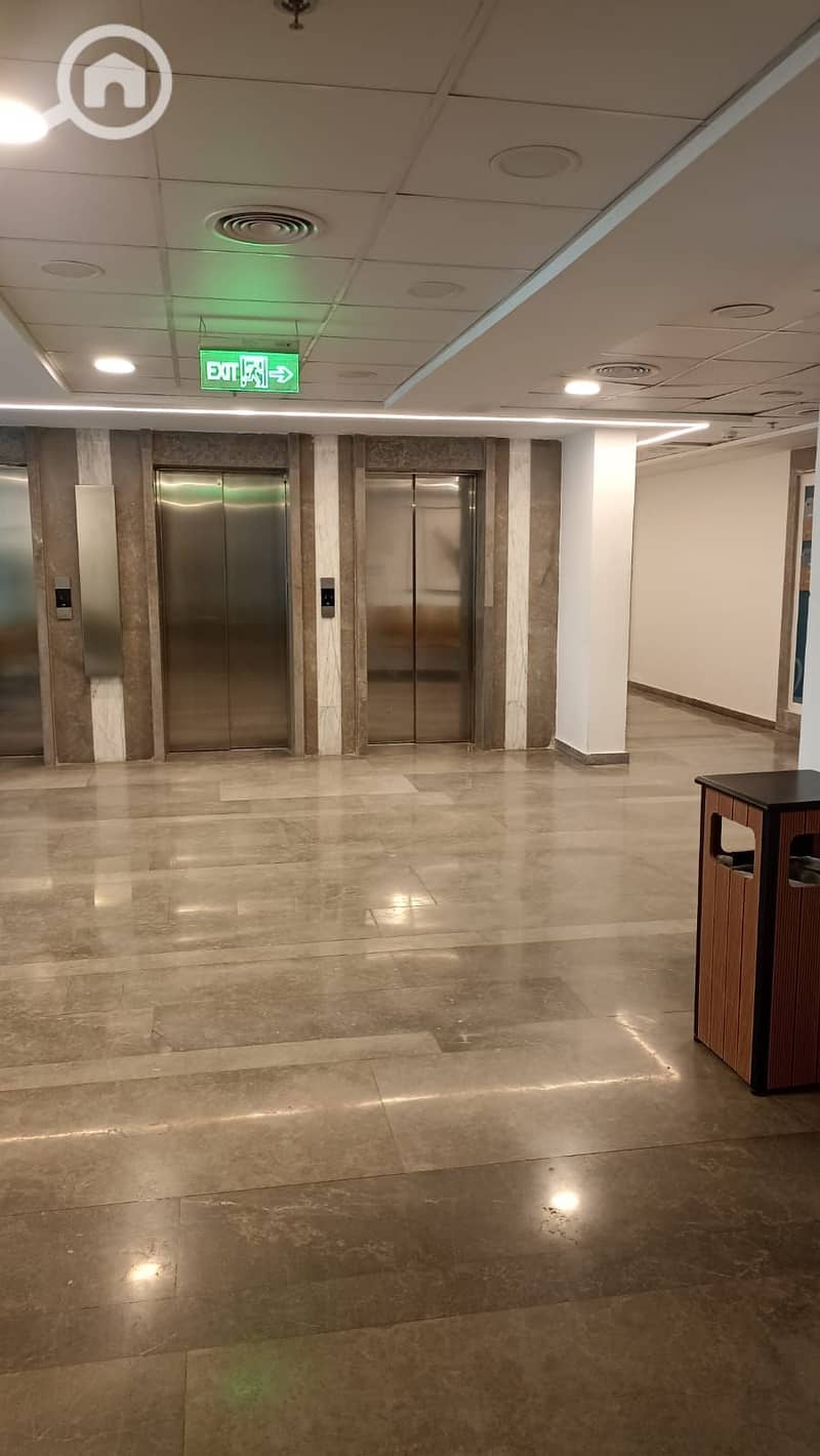 Clinic 52 meter For Rent In Centrada Plaza - Sheikh zayed With Prim Location - With Best Traffic - Więcej