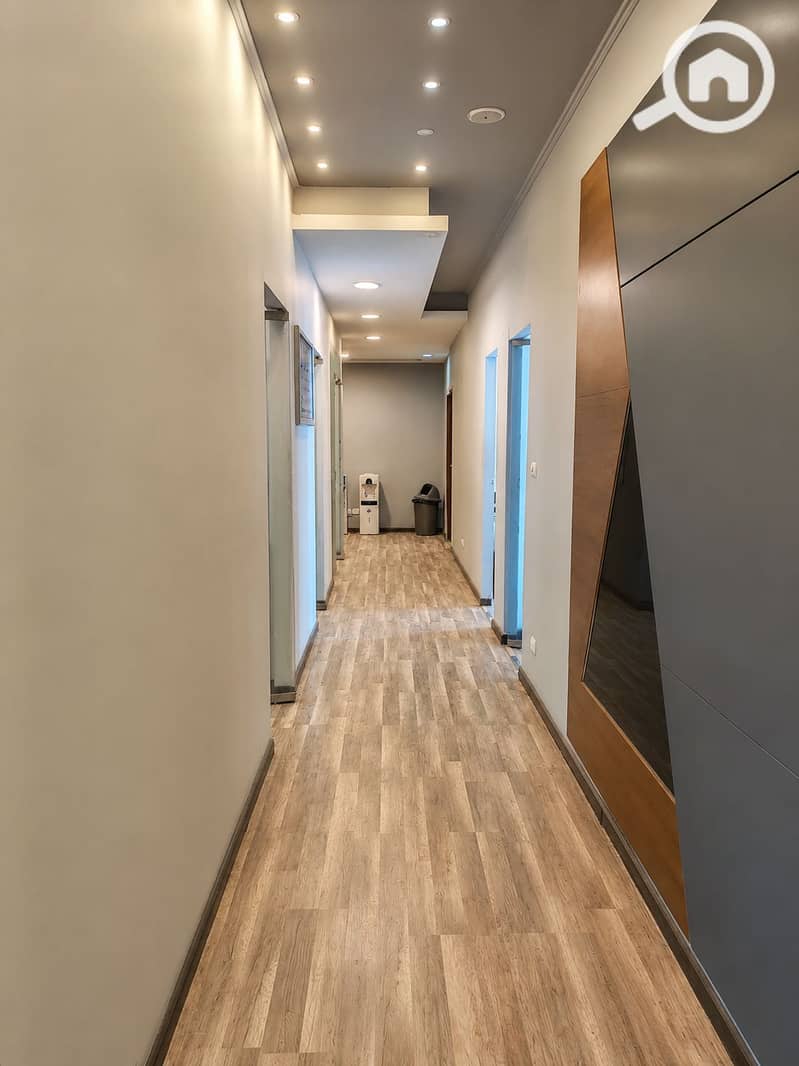 Office for rent for companies, fully finished and air-conditioned, in Al Tagamo' Al Khames, with an area of 220 square meters. - Widok 6