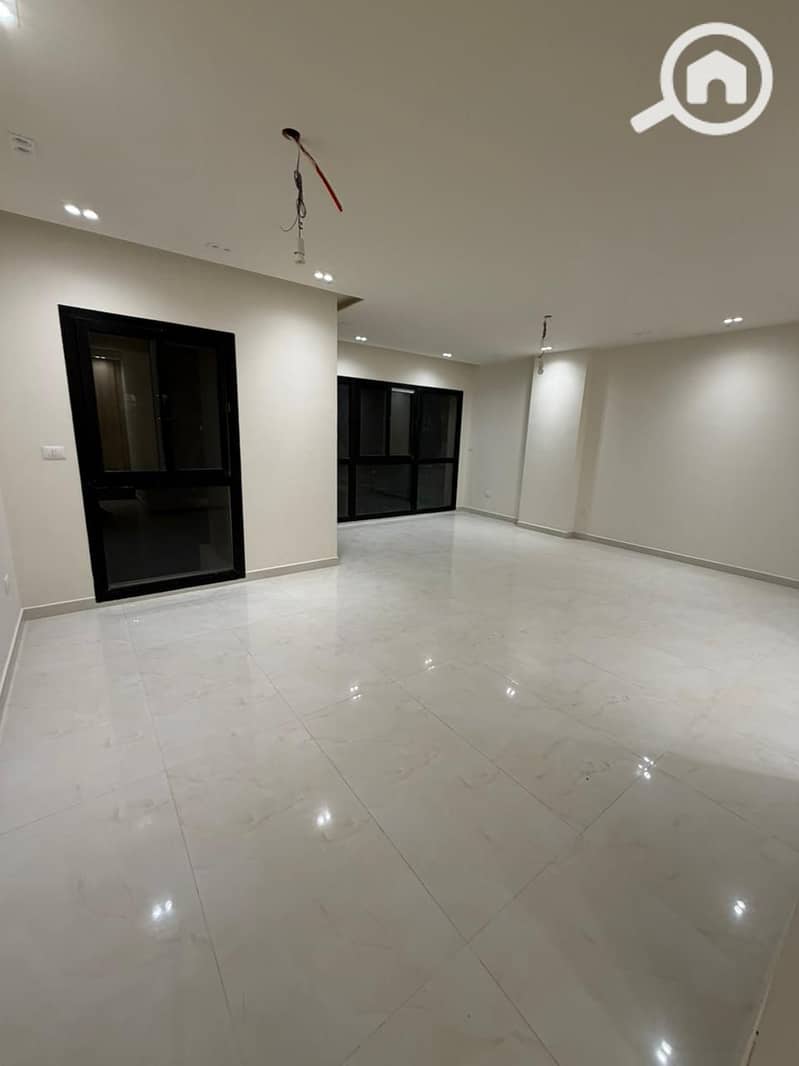 Apartment for rent in Sky Condos Sodic compound with ultra super lux finishing in Fifth Settlement close to Golden Square and Mivida compound - Widok 2