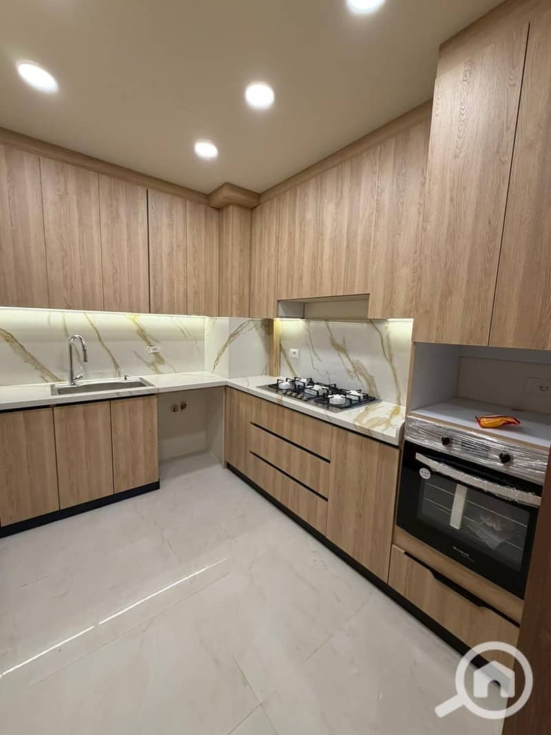 Apartment for rent in Sky Condos Sodic compound with ultra super lux finishing in Fifth Settlement close to Golden Square and Mivida compound - Widok 5