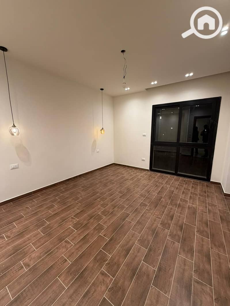 Apartment for rent in Sky Condos Sodic compound with ultra super lux finishing in Fifth Settlement close to Golden Square and Mivida compound - Więcej