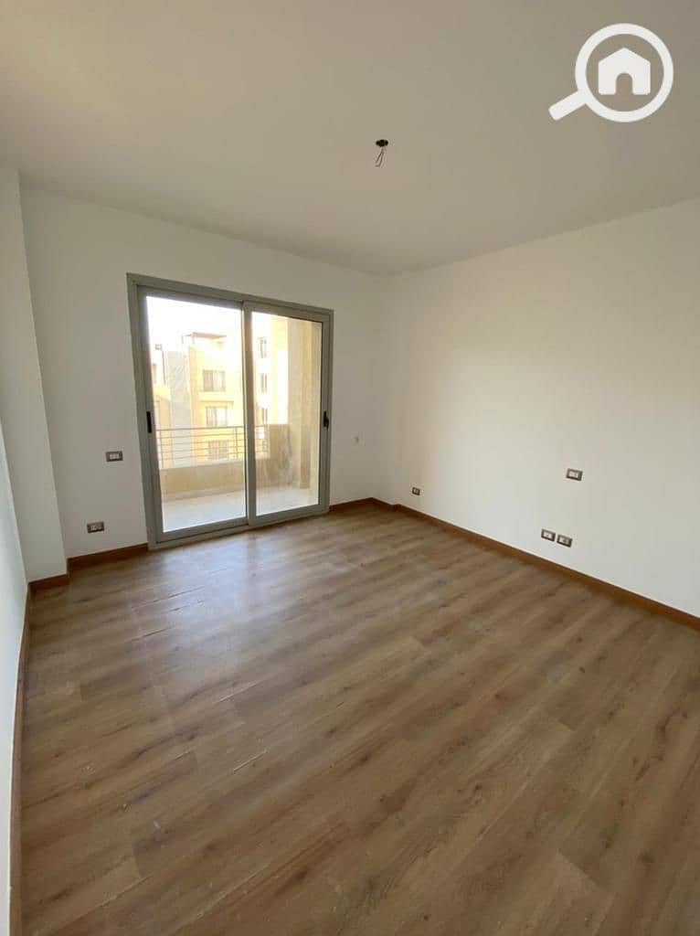 A ready-to-move-in apartment next to Beverly Hills in Zayed from Sodic - Mynd 4