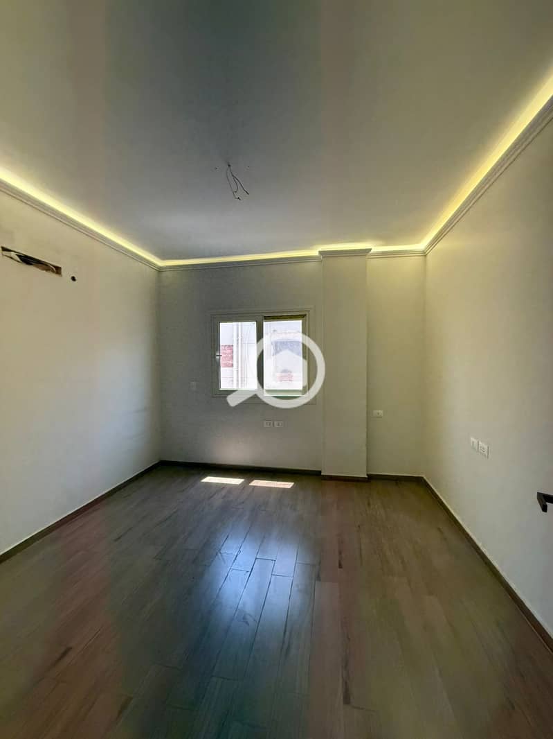 Apartment for rent, residential or administrative, in Al-Andalus, with a clear income from the nineties, in front of Gate 2 Mivida. – další