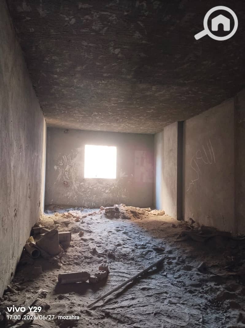 An excellent deal: A 170-square-meter apartment for sale in the Zahraa Nasr City residential area (privately built buildings). It is a corner unit fac – pohled 3