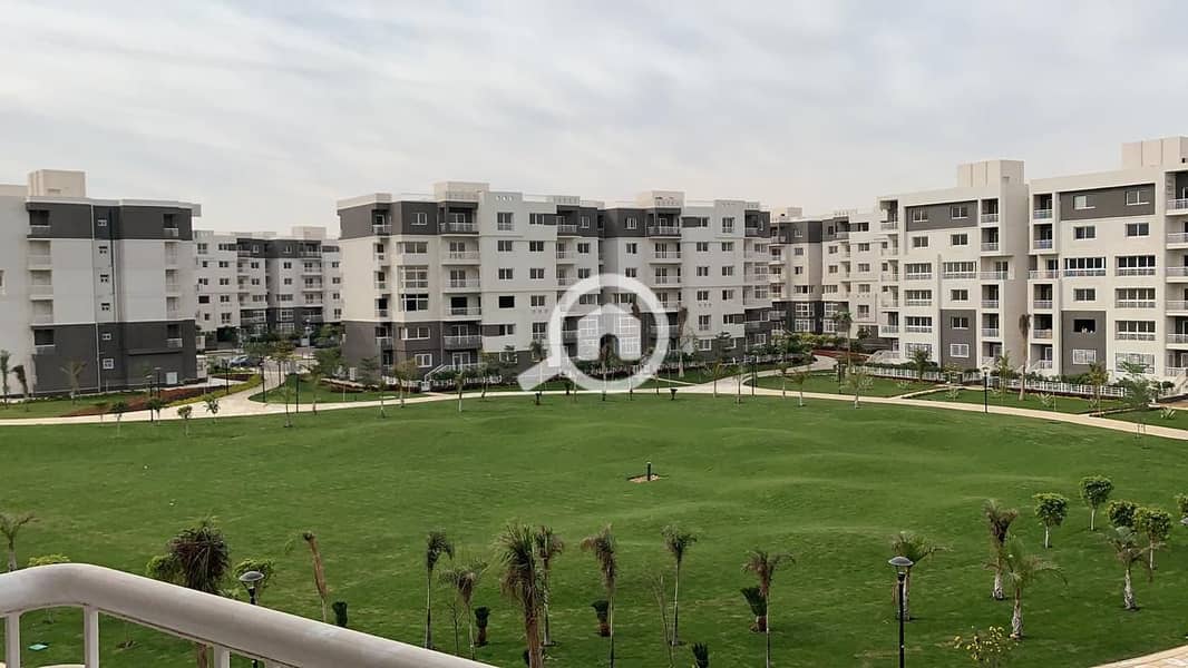 200 square meter apartment for rent under the law in the most upscale phases of Madinaty B10 with an unobstructed wide garden view directly in front of services and the mosque. – pohled 2