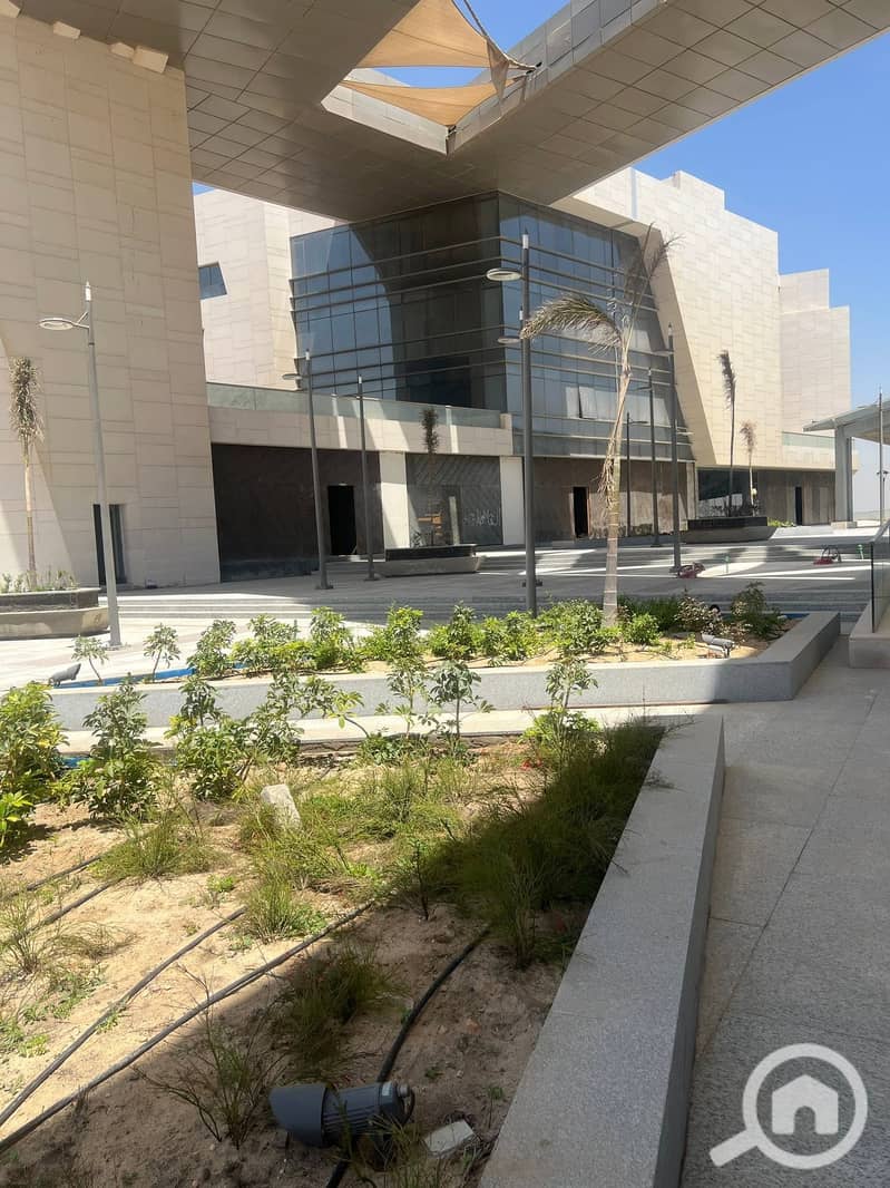 Pharmacy 230m for sale in Etapa Square Mall Sheikh Zayed - Widok 3
