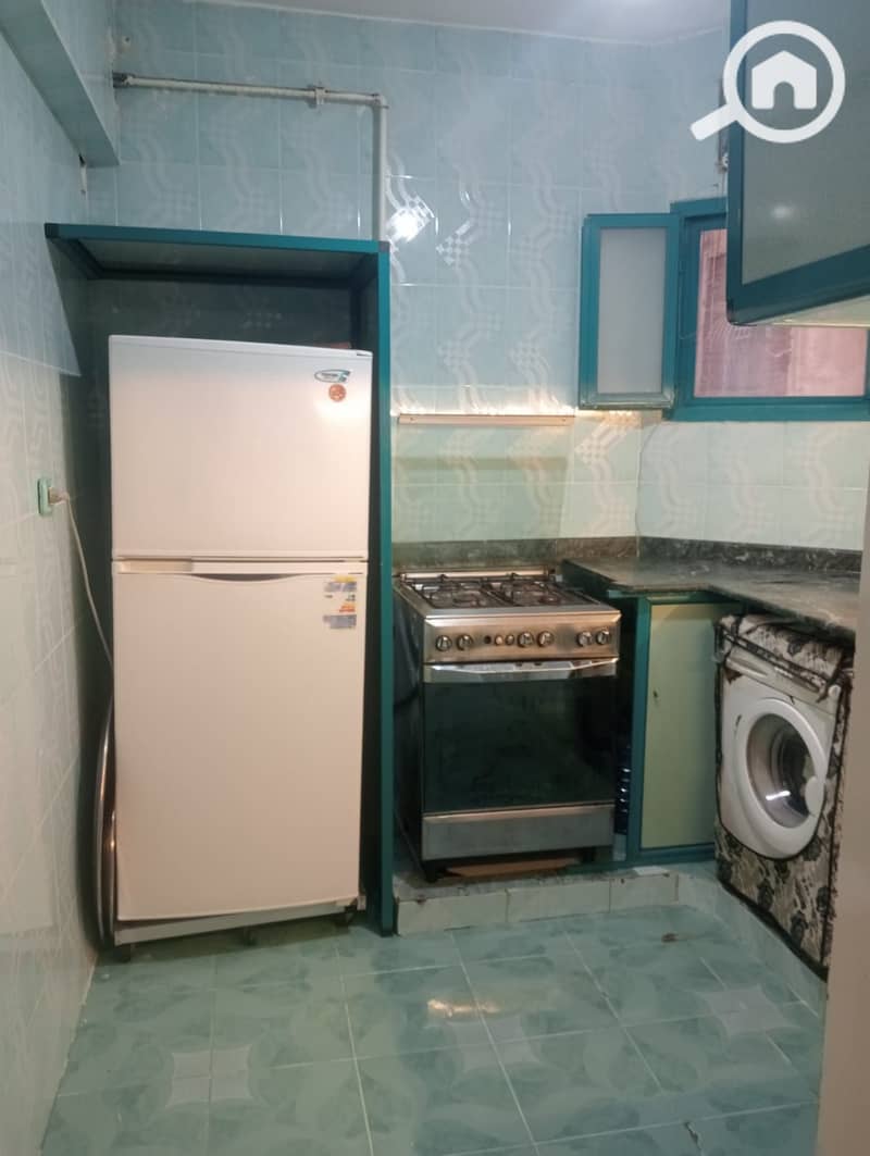 An apartment with an excellent location and surrounded by all services, two numbers away from the main Al-Qweiri street. Old meters at an unbelievable price for those looking for housing or investment. - Widok 3